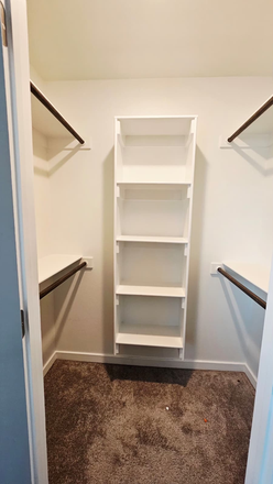 Walkin Closet - Rupple Townhome Sublease Available NOW