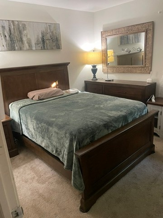 BEDROOM VIEW 1 - ROOM FOR RENT MALE UCI STUDENT ONLY