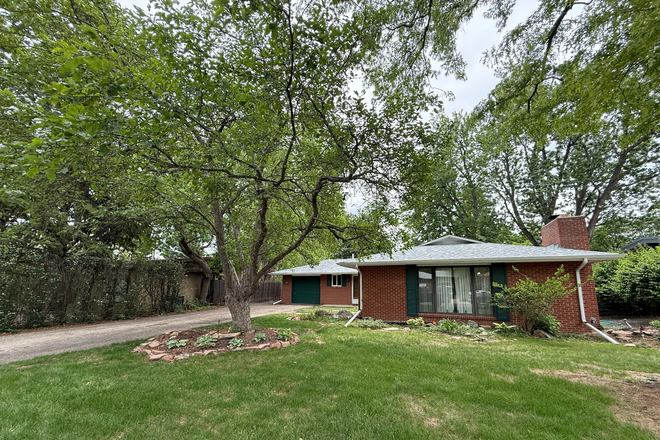 1 - AVAILABLE NOW!: 1970 Glenwood Dr House