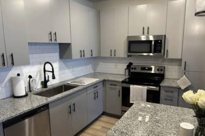 kitchen - The 9 UCF- RE-LET Apartments