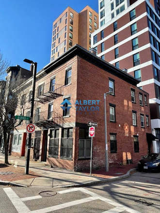 Exterior - 3 Bedroom with Laundry in unit - NEAR ISEC!!