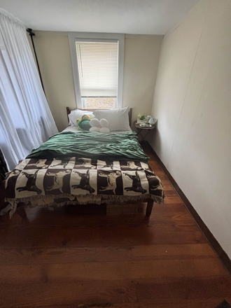 Furnished bedroom bed - Shared room for sublet (Spring/Winter)