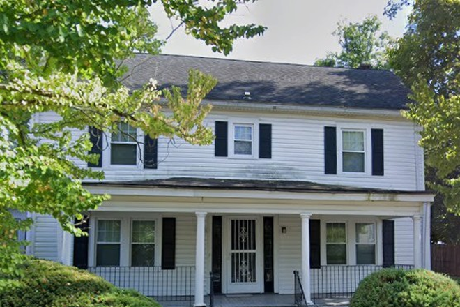 Exterior view - 4BR home-Maclean St-Princeton