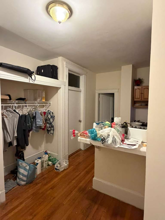 common area - Well maintained apartment close to Mass Ave