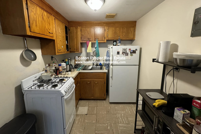 a - HUGE Apartments