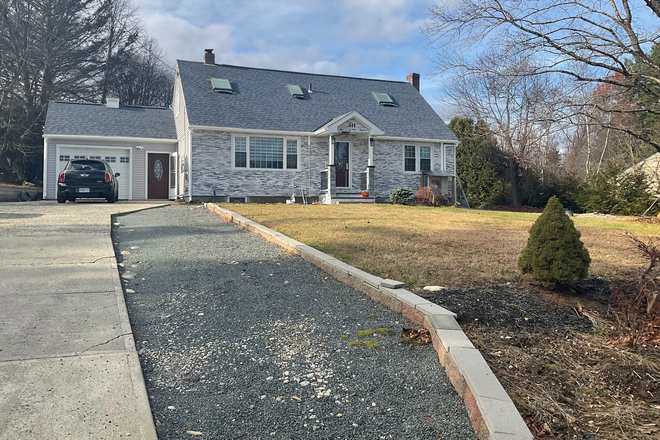 House - 1BD available Brand new Housing 6min from UMass Apartments