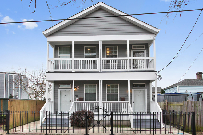 Exterior - Furnished 3 bed 2 bath Trolley to Campus