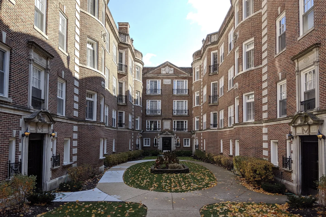 Outside unit - Spacious & affordable Hinman apartment for 2, close to NU campus and downtown Evanston