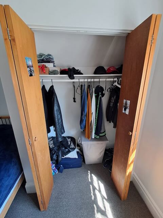 Closet - 2 blocks to campus, downtown Apartments