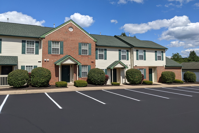 Outside Street View - Blue Course Commons