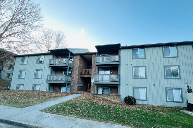 - 3 Bedroom 2 Bathroom Condo
