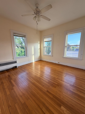 Sunny Living Room - Large & Sunny 2BR Avail Sept 1st , HEAT INCL - Inman/Central/Kendall Sq