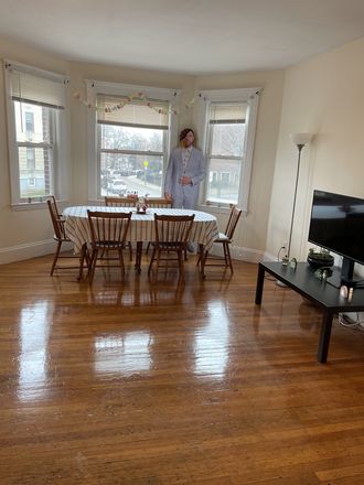 Living room - HUGE 4 Bedroom apt.in a great BC building! Parking,2 baths, walk to class! Great price! NO FEE!