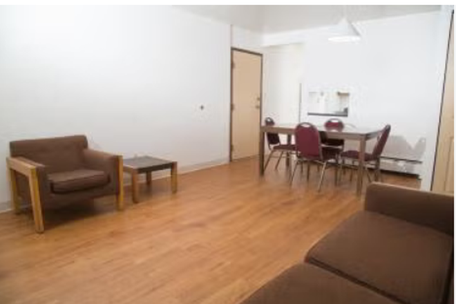 2b1b furnished Newton Court apartment - Newton court