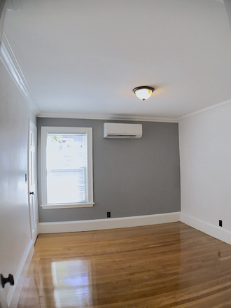Bedroom - Room in group house, close to Harvard Yard