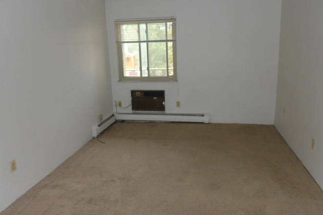 3 - AVAILABLE 8/5: 3300 Bridger Tr #202 Condo
