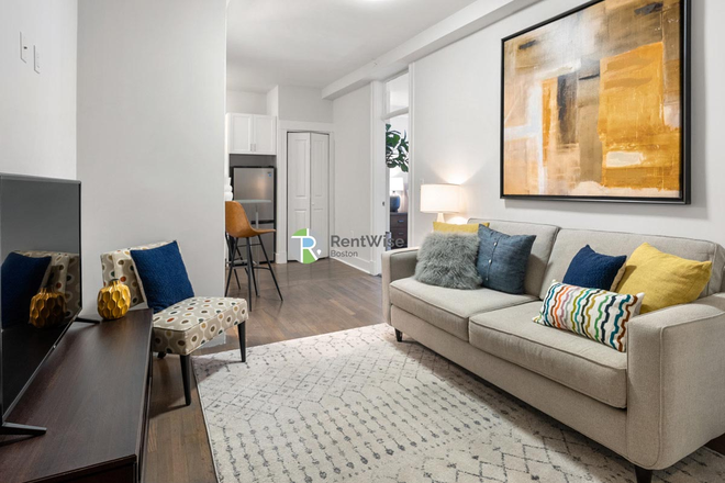 1 - SEPT 2026 | Beautiful Fenway 2 Bed, 1 Bath | Cats Welcome! | In-Building Laundry | No Broker Fees!