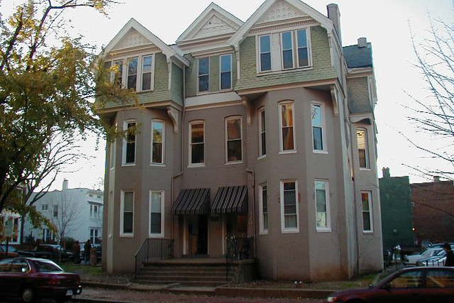 Great Location & Style! - 318 N Harrison St Apt 1