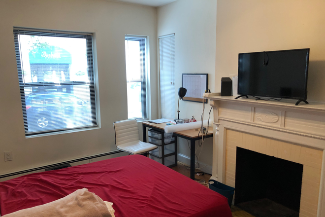 . - 4 bedroom 24 Edgerly Rd- AVAIL 9/1/26 Apartments