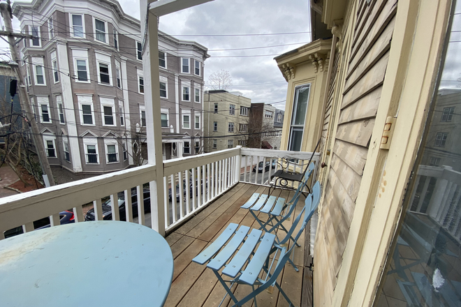 BALCONY - CAMBRIDGE STUDIO HANCOCK ST **AUGUST 1ST** NO FEE** BALCONY Condo