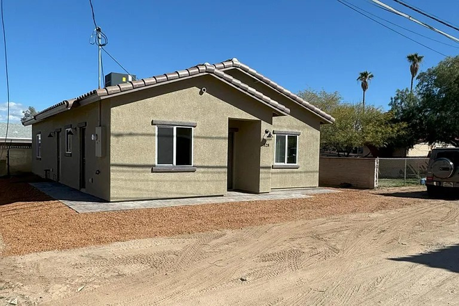 home - House Close to Campus