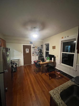 Kitchen - Apartment with 15 minute walk from campus
