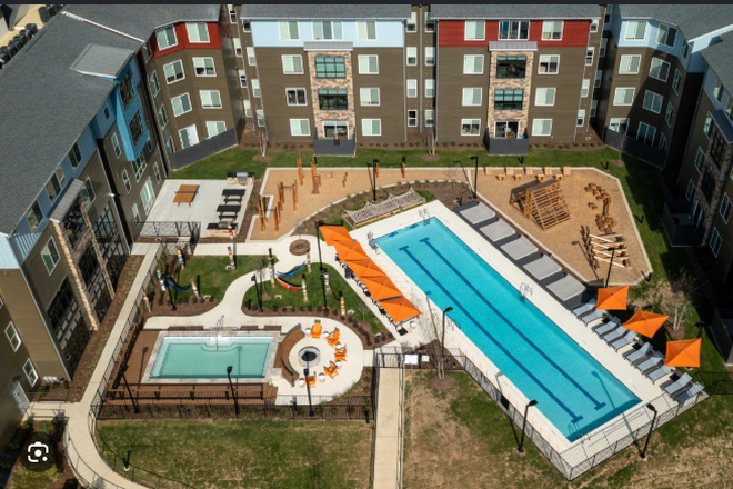 Pool - SubLet at the Hub (Summer and/or Fall)