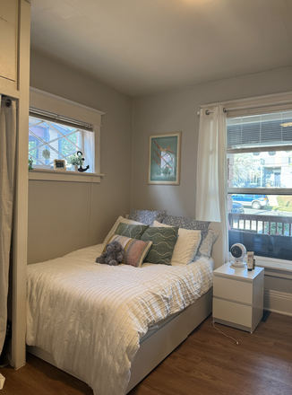 bedroom - 8 person house close to campus- SPRING 2026 SUBLEASE