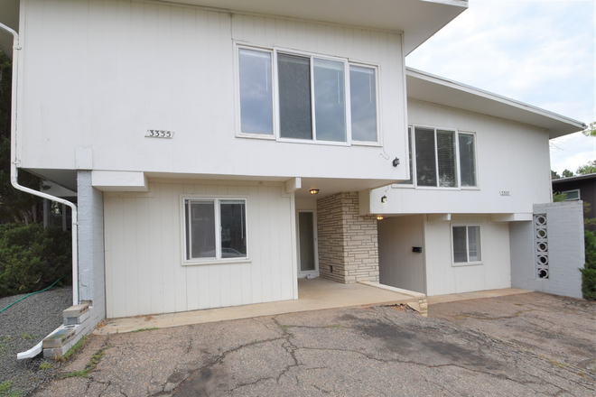 Exterior - 3355 Stanford Ave (4BR/ 2BA)