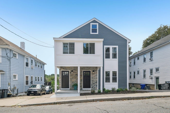 Curbside view of property - Newly Renovated 4bd/3ba Apartment Close to Campus