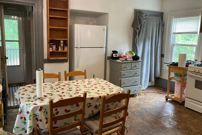 2F Kitchen - Private Room in spacious house, 2 mins to Porter Sq