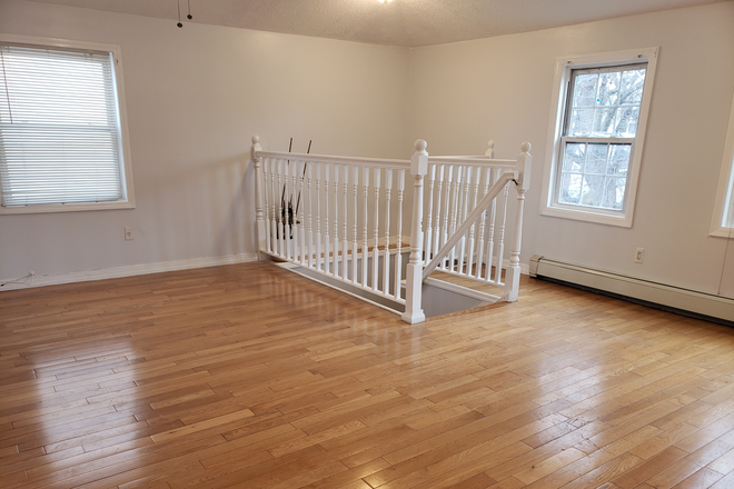 Entry stairs - Lovely Two Bedroom/Two Bathroom Apartment Available