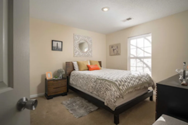 Average bedroom at Mountaineer Village. The room that I am putting up for lease has a window with a beautiful view. - Mountaineer Village