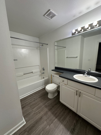 Private bathroom - Campus Crossings Spring Apartment $860 All Utilities Included