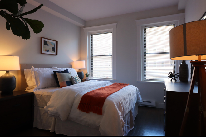- - NO BROKER FEE 2 BED 1 BATH FENWAY Apartments