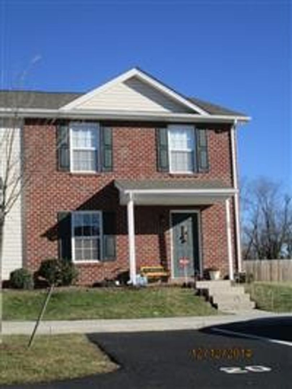 - 3 Bedroom, 3.5 Bath 2-Level Townhouse