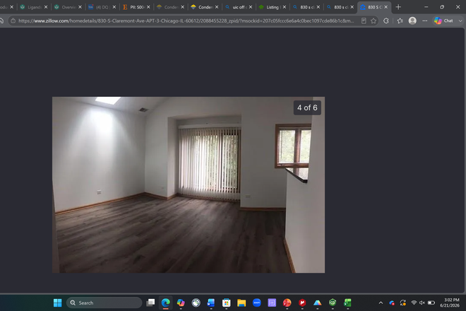 living room - 1 bedroom and PRIVATE bathroom for 917$ (around 1000$ with utilities). Apartments