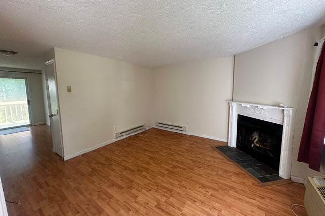 Living room - Crystal ln condo