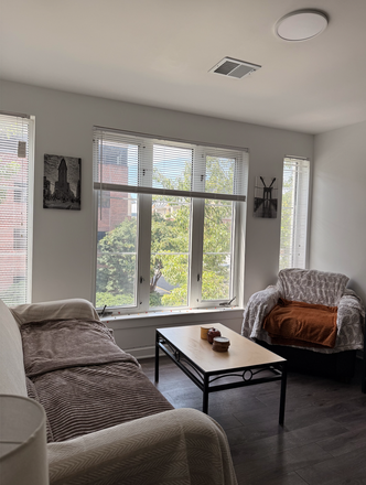 Living Room - South Campus Commons 1 – Spring 2027 4x2 Lease Transfer Apartments