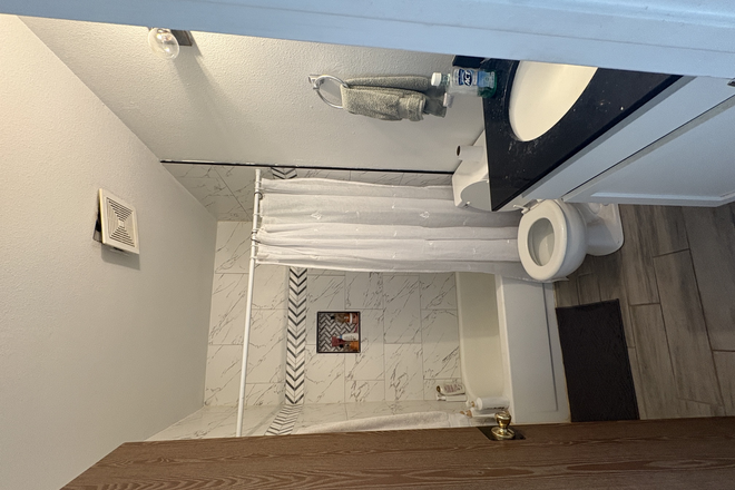 bathroom - 1 bedroom available in 2 br 2 bth triplex near campus