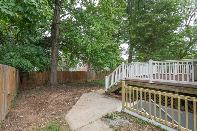 Backyard - WiFi & All Utilities Included + Washer/Dryer In Unit - Fully Renovated