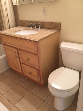 Bathroom A - NICE LARGE UNIT CLOSE TO HARVARD, MIT, MGH Condo
