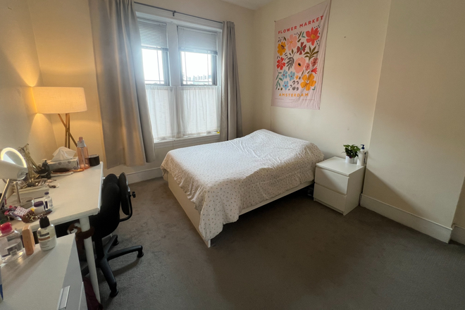 Bedroom - Summer sublet: Private room in a 4-bedroom