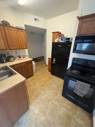 Kitchen - Von Apartments, Apt 8, Chauncey