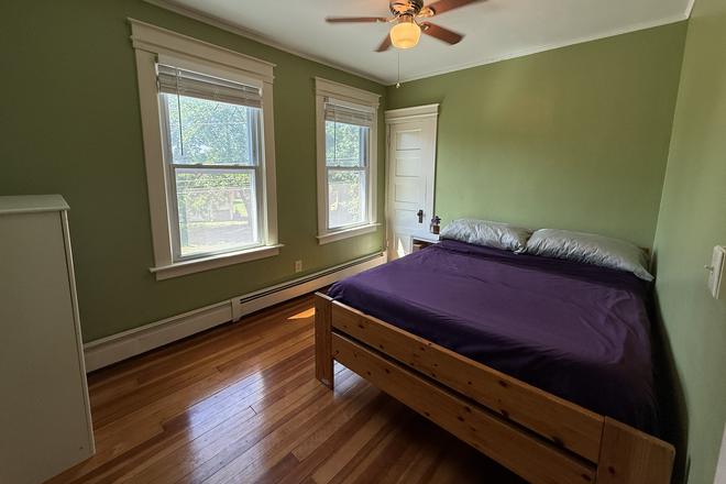 Bedroom - Mansfield Ave