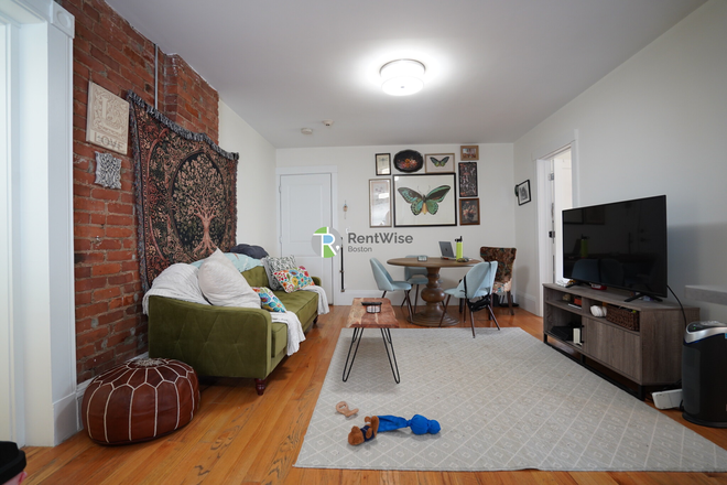 1 - SEPT 2026-Gorgeous Brookline Village 2 bed. H/HW inc-No Fee! Apartments