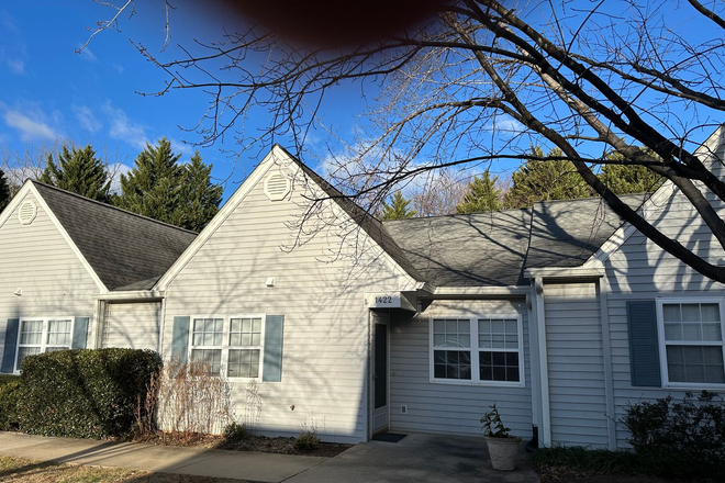 - Perfect Branchlands Condo!