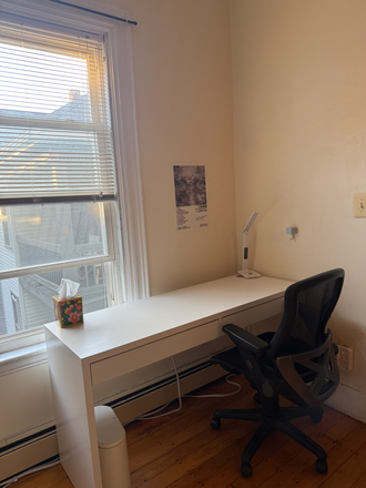 Bedroom - desk - Mission Hill Apartment