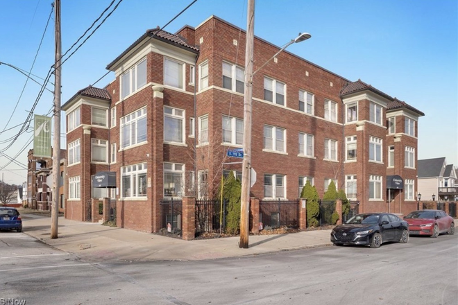 Building - Fully Renovated 2BR Near CWRU | Gated Parking Included Condo