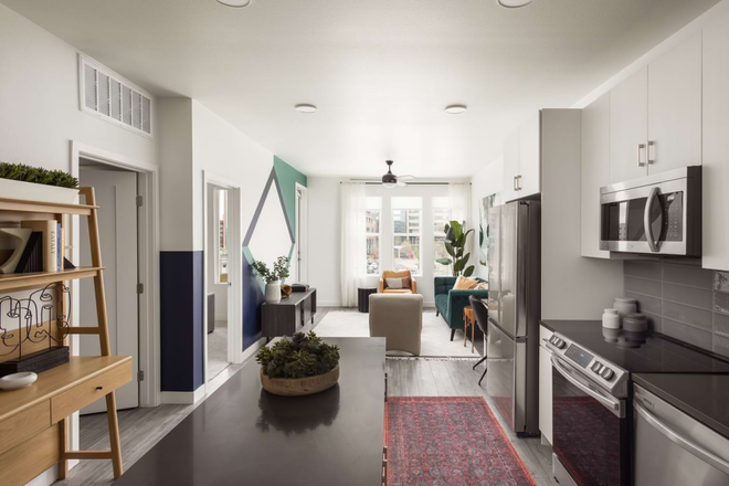 living room - Lease Transfer Available now– luxury 1 bed/1 bath apartment near CU Anschutz